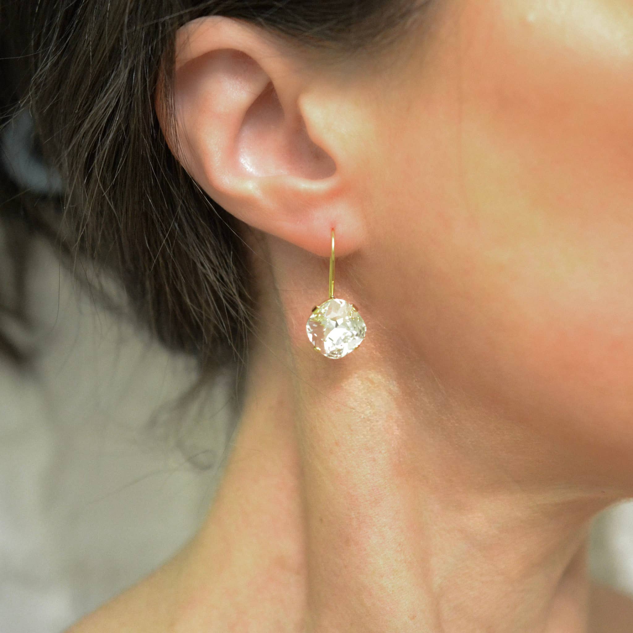 Sela+Sage – Großhandel Ohrhänger – Ohrringe mit Goldverschluss/-haken/-hebel und Swarovski-Strasssteinen4