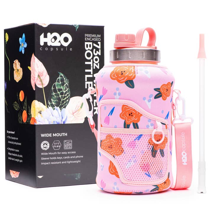 H2O Capsule – Engroshandel Vandflaske – Poppy Love - Wide Mouth carry-all - Halv Gallon vandflaske med opbevaringsmuffe og aftageligt halm