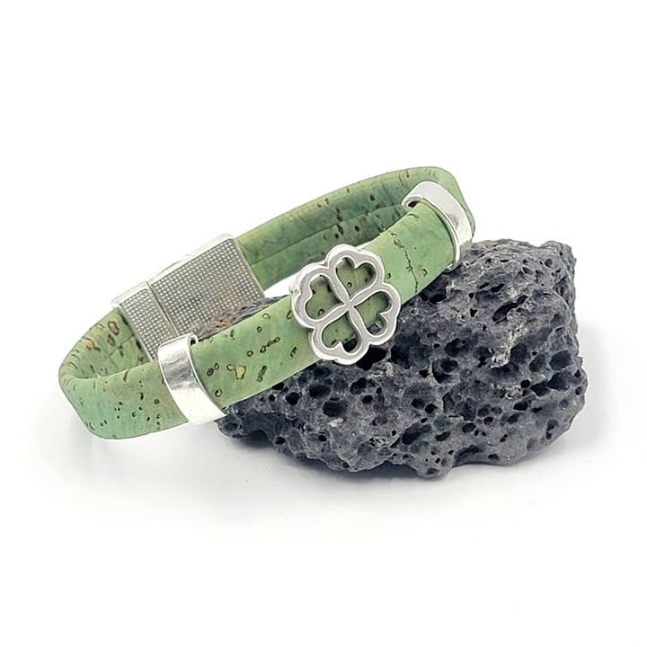 Clover Charm Cork Magnetisk armbånd for engroshandel hos Gem Lounge Jewelry