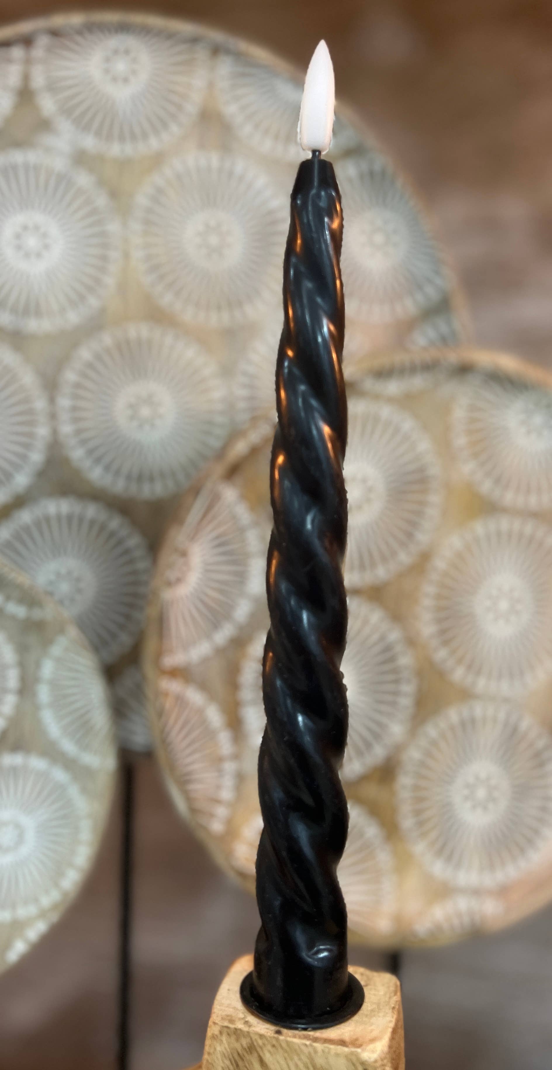 Wholesale Home Decor - Wholesale Tapered candle/candlestick - Black Spiral Taper 3D Flame 10in Set of 20