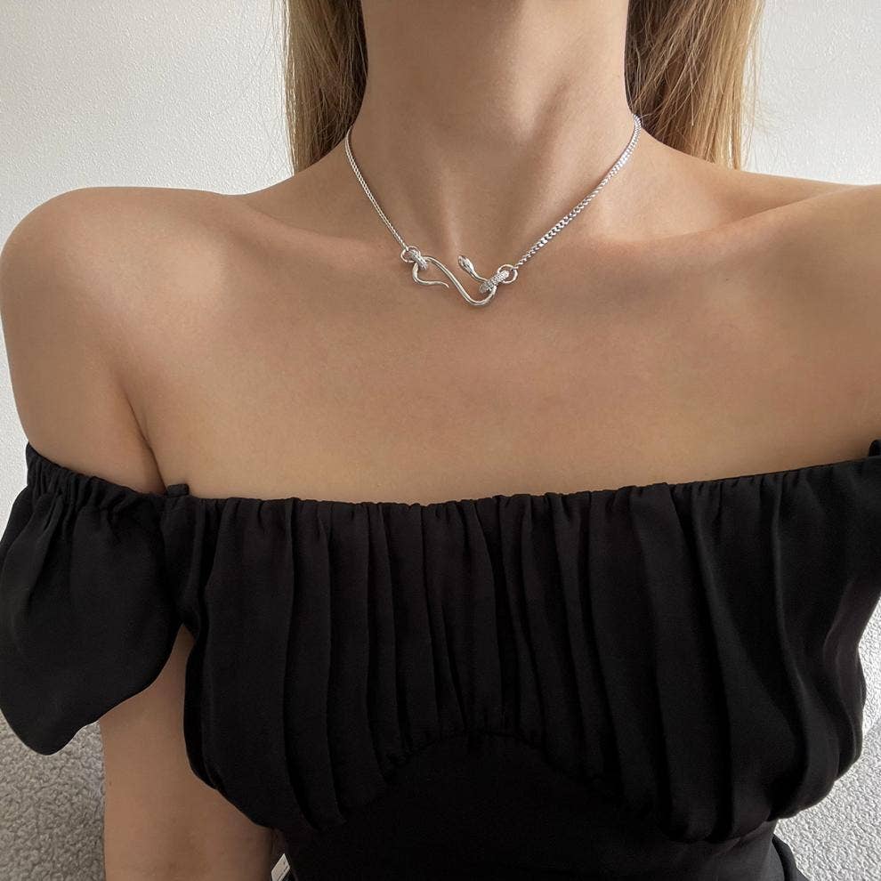 Dipped Shop - Wholesale Pendant/Charm Necklace - Rhinestone Snake Shaped Chain Pendant Necklace DPJN08023