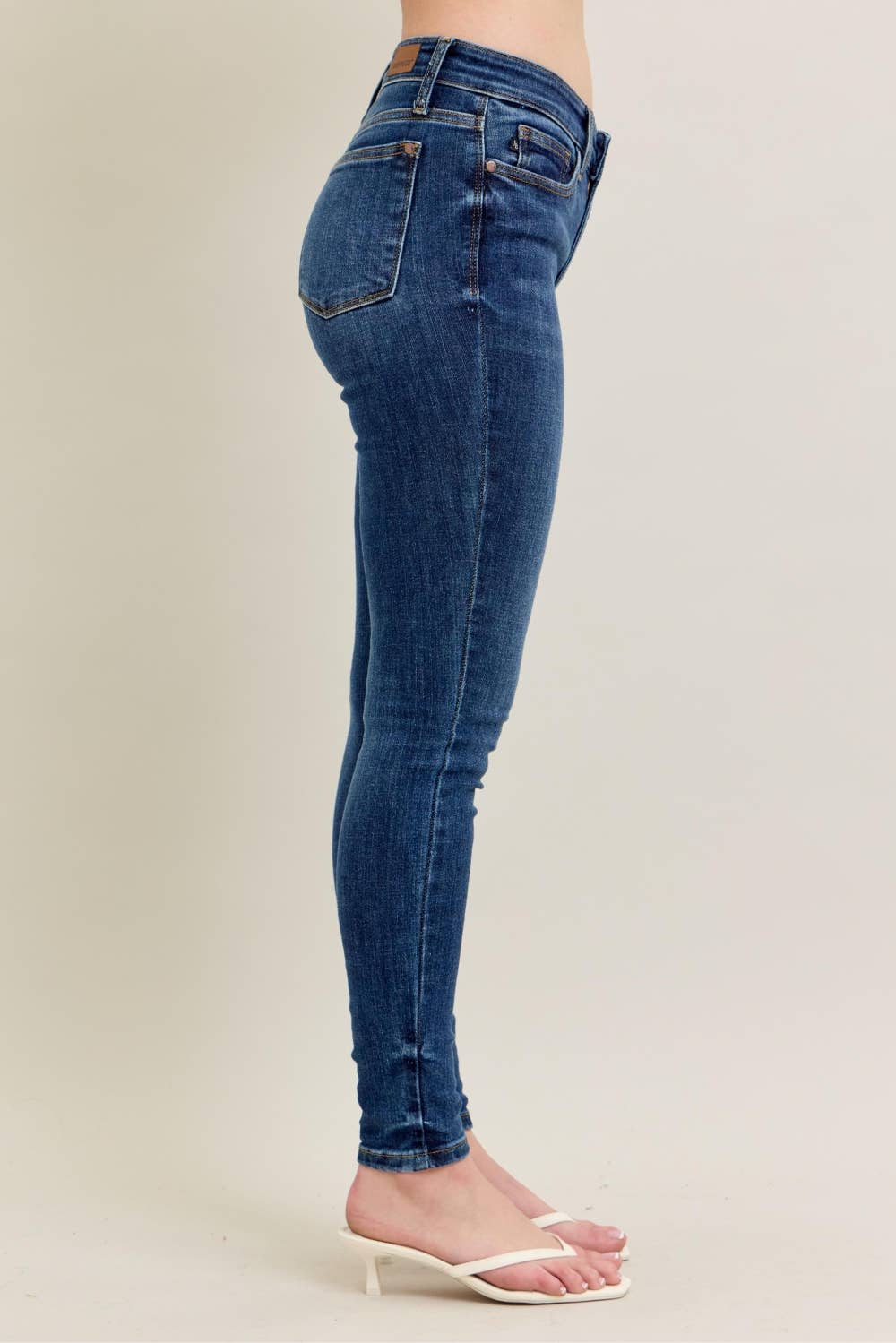 MARYLAND CORE SKINNY TAILLE MI-HAUTE AVEC PONÇAGE À LA MAIN en vente sur Faire1
