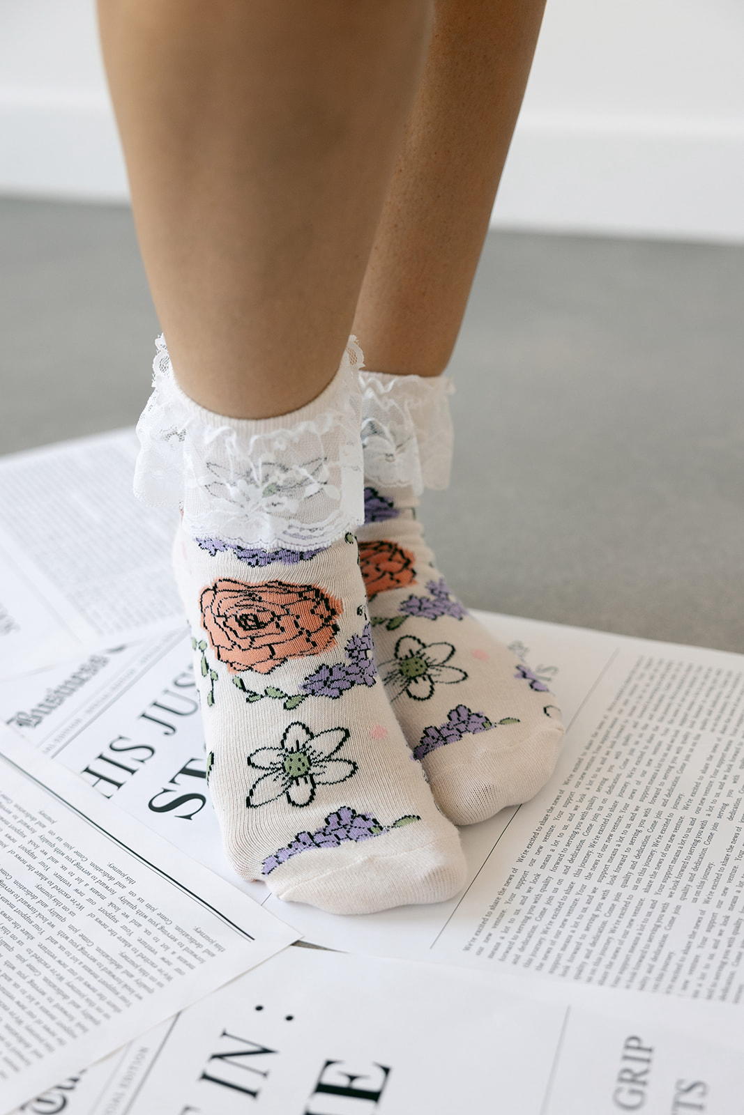 Stollie grips - Wholesale Socks - Women's - PILATES GRIP CREW SOCK | OG STOLLIE FLORAL1