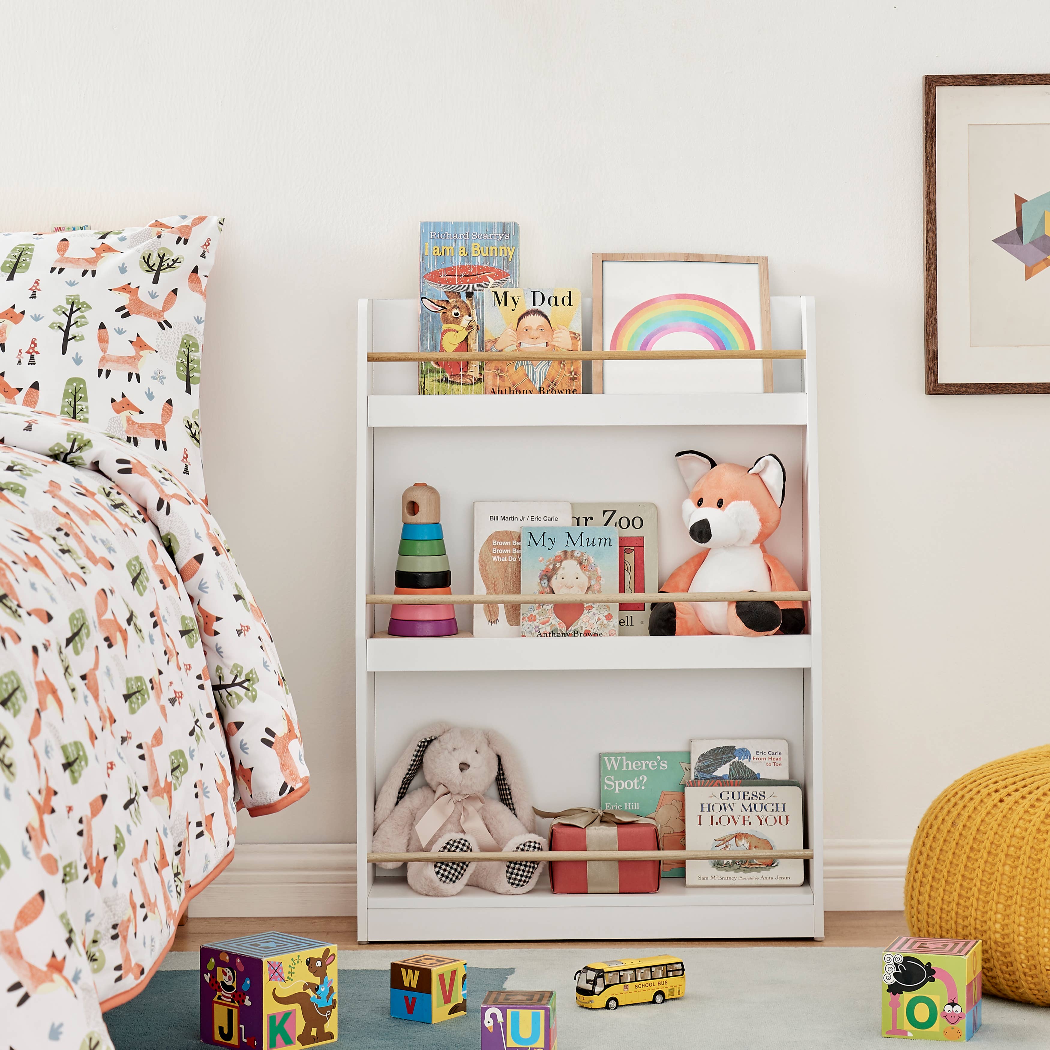 Danya B - Vendita all'ingrosso Librerie - Libreria autoportante per bambini a 3 livelli bianca Steiner con aste2