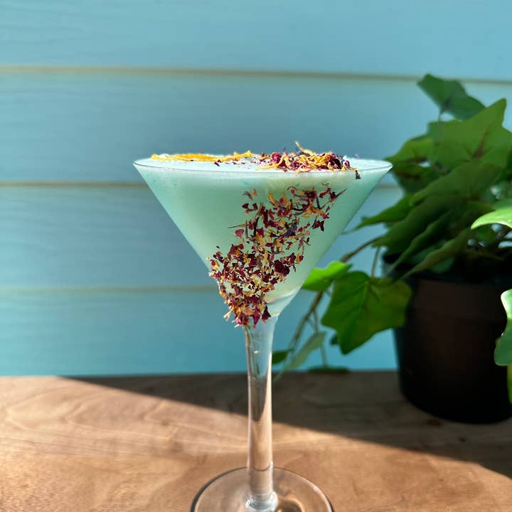 PRESERVED PEEL - Wholesale Dried/Pressed Flowers - Petals Sprinkle MIX – BULK SIZE | 150± creations | DRIED FLOWERS for Cocktail Garnish & More4