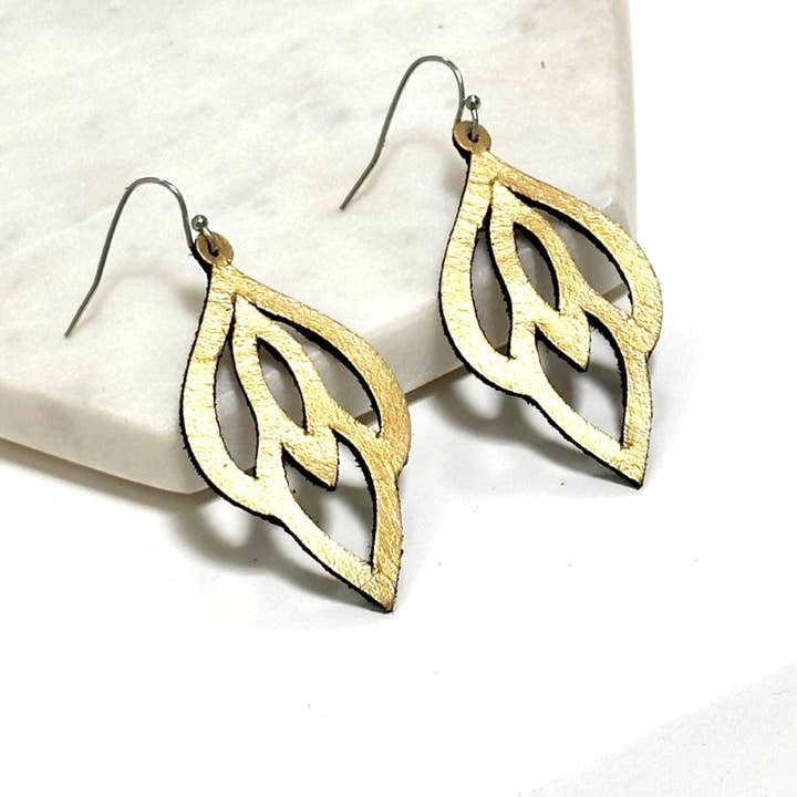 Boucles d'oreilles paon pour la vente par HEIR Leather Jewellery