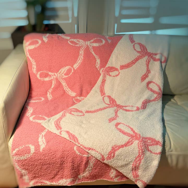 Ellison+Young - Wholesale Throw Blanket - Bow Scalloped Coziest Blanket