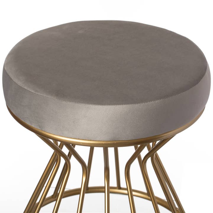 Quickway Imports – wholesale Pall – Modern rund sammet pall med böjd guld metall bas ottoman