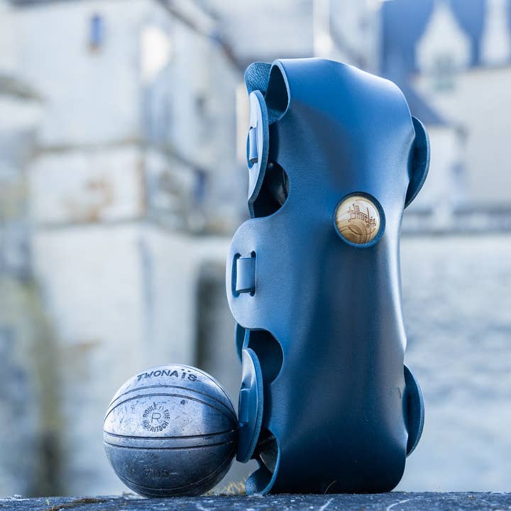 La Bouclée - Wholesale Sporting Accessories - La Triplette - Petanque ball holder - 100% leather