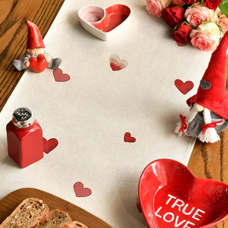 Huis Van Merken - Vendita all'ingrosso Runner - Caminetto da tavola di San Valentino in lino – Design con pianta a cuore rosso per eventi romantici2