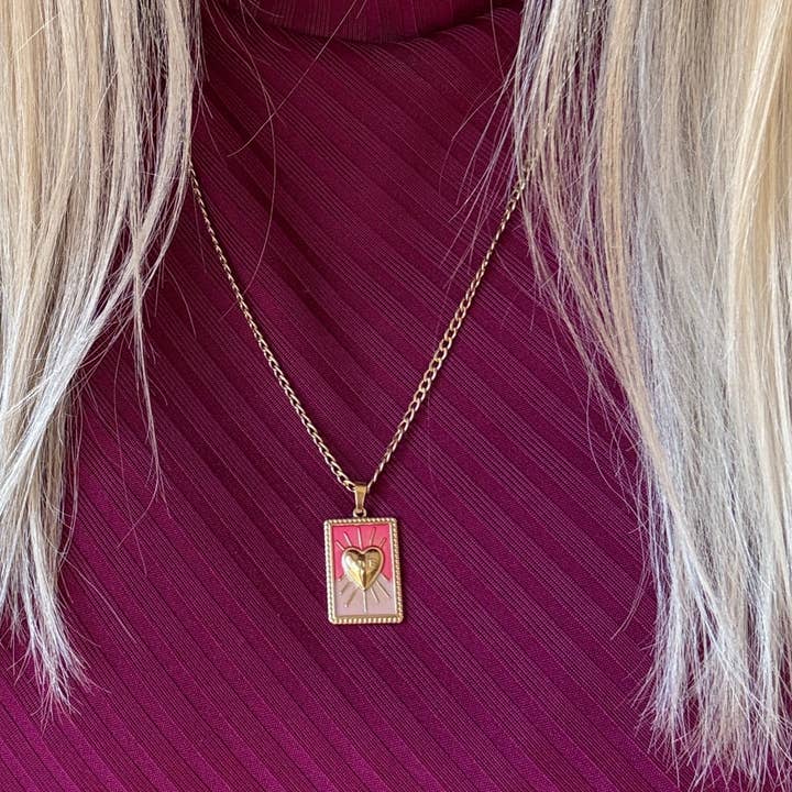 DUESTELLE ITALIA - Wholesale Pendant/Charm Necklace - Golden Love - Necklace with Heart Pendant in Steel2