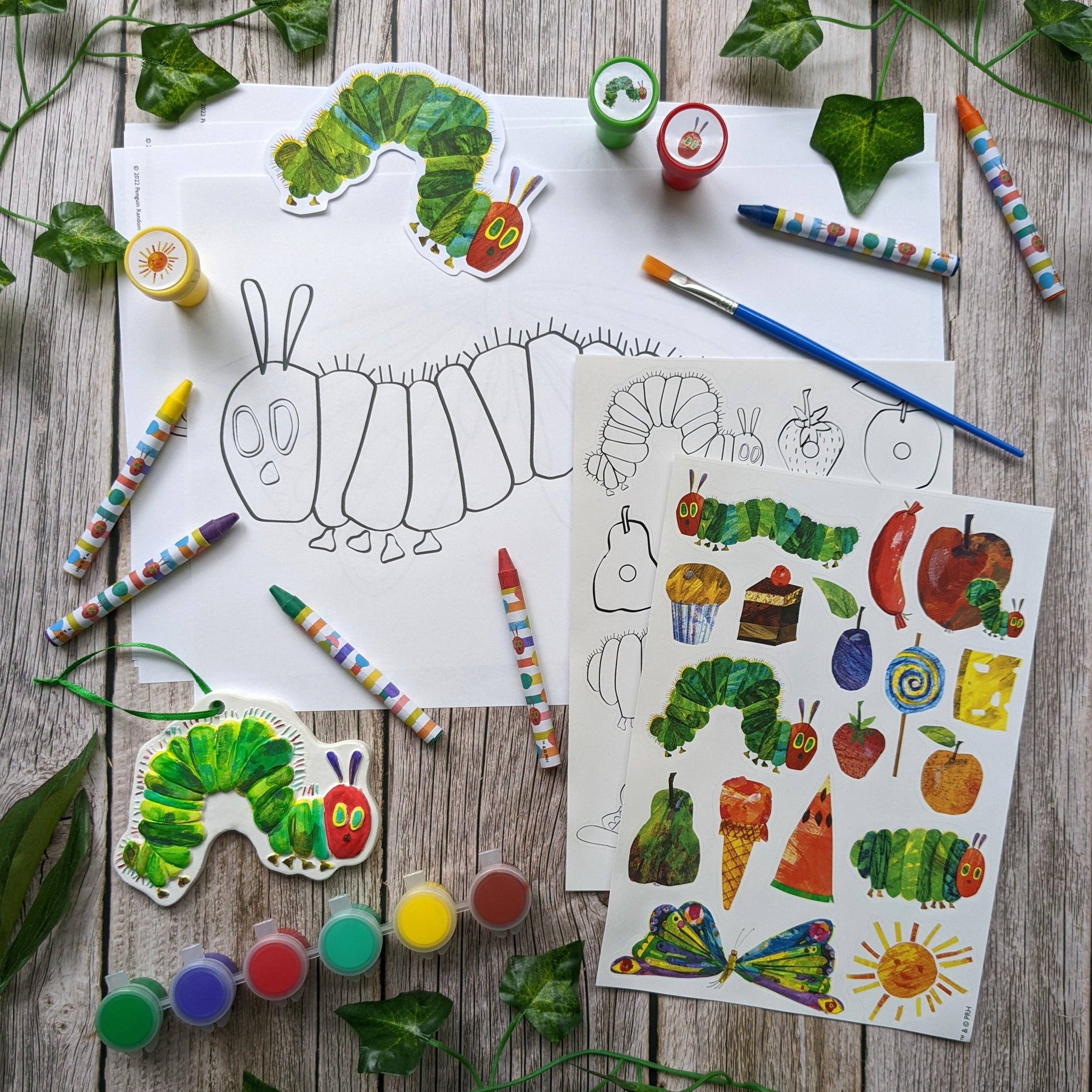 Robert Frederick Ltd - Vente Set de coloriage – enfant et bébé - Ensemble d'activités artistiques pour enfants The Very Hungry Caterpillar, comprenant des peintures, des crayons et des autocollants1