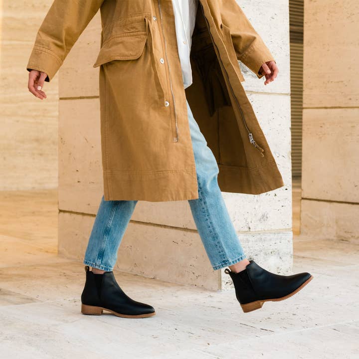 Nisolo - Wholesale Chelsea Boots - Women's - Eva Everyday Chelsea Boot Black