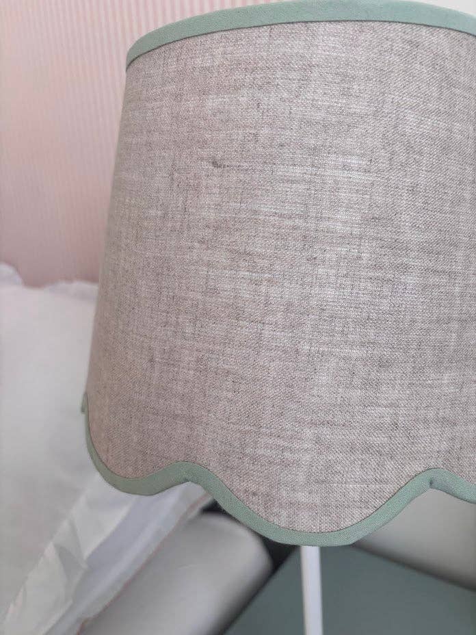 LNH EDIT - Wholesale Lamp Shade - Scallop linen green trim Lampshade9