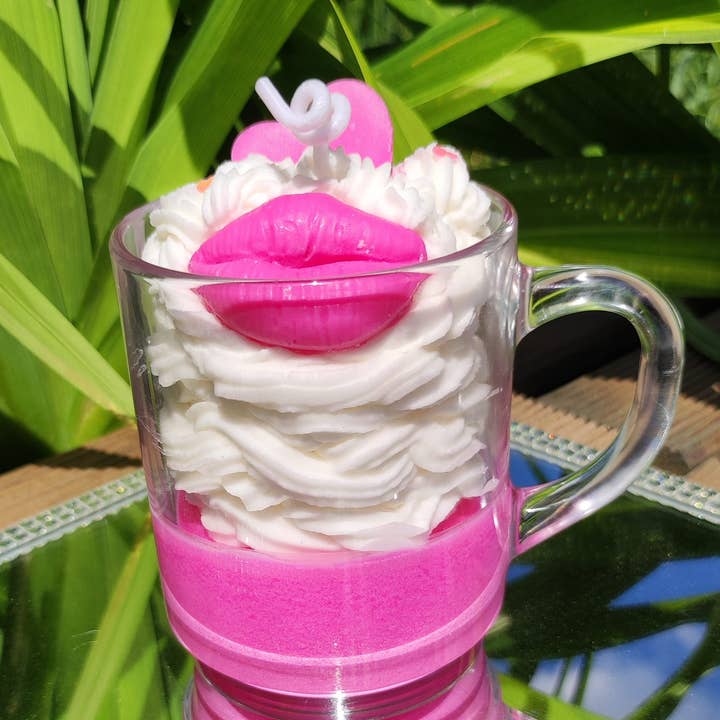 Un Soupçon Parfumé - Wholesale Novelty Candle - Mon Amour Chantilly candle