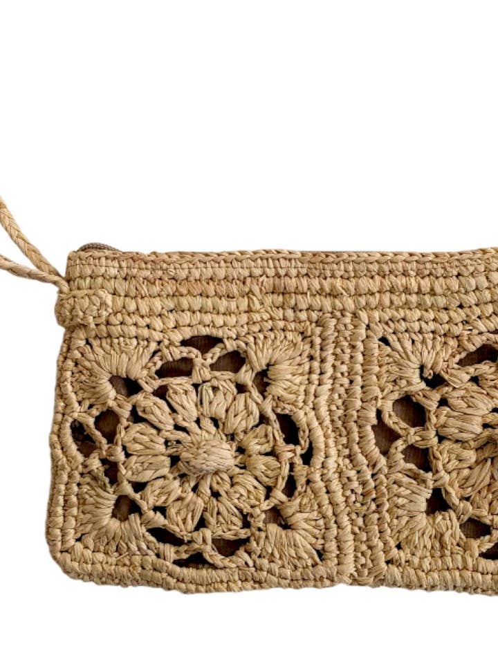 Pochette en raphia tissée à la main - Pochette écologique pour femmes pour la vente par Frost Hats