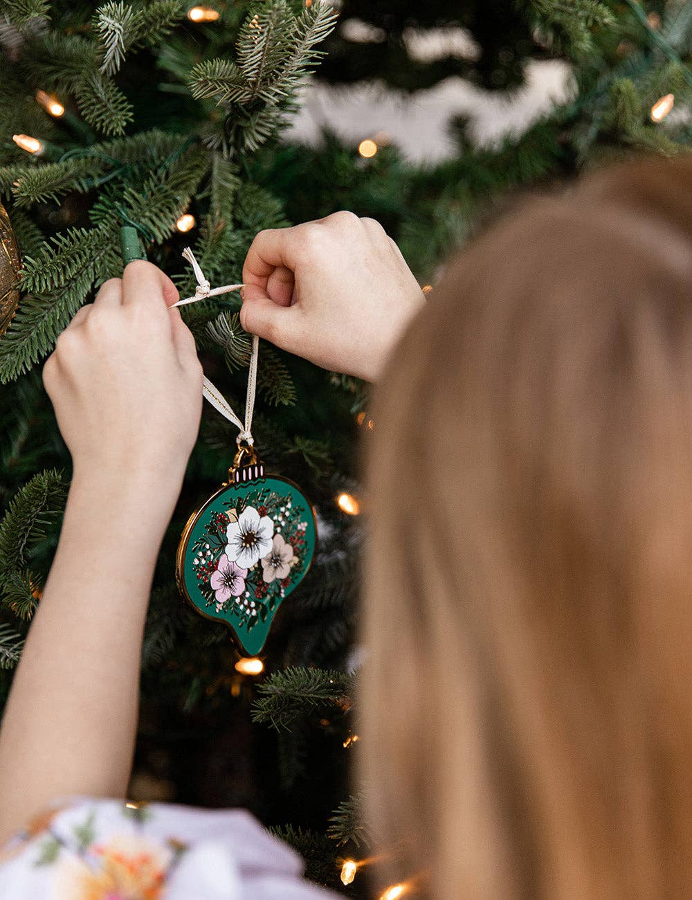 Bespoke Letterpress – Großhandel Verzierung – Weihnachtsschmuck aus feiner Emaille, grüne Christbaumkugel6