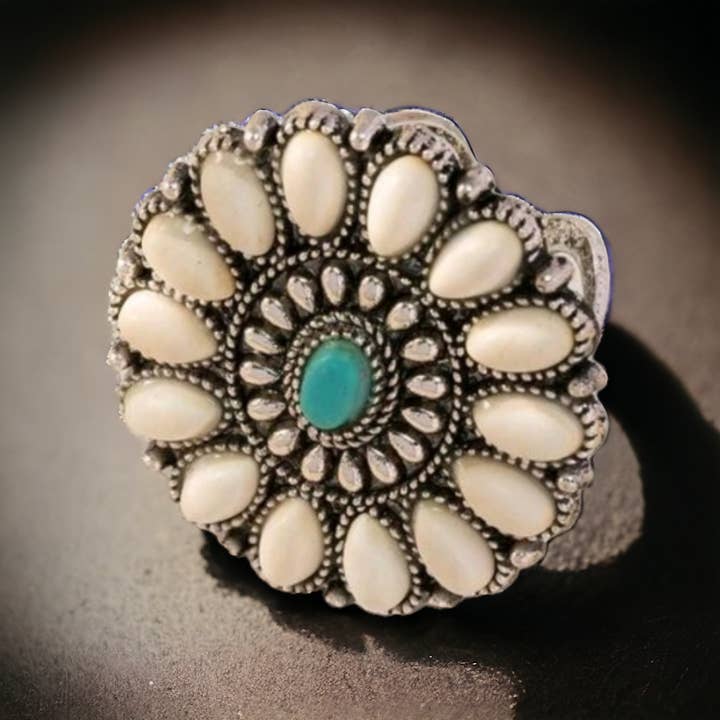The Bling Barn - Wholesale Cocktail/Statement Ring - Vintage Western Blossom Ring