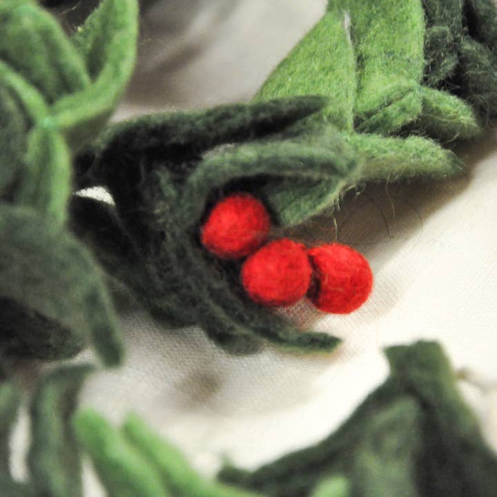 Zumki - Wholesale Bunting/Garland - Holly Berry Felt Garland2
