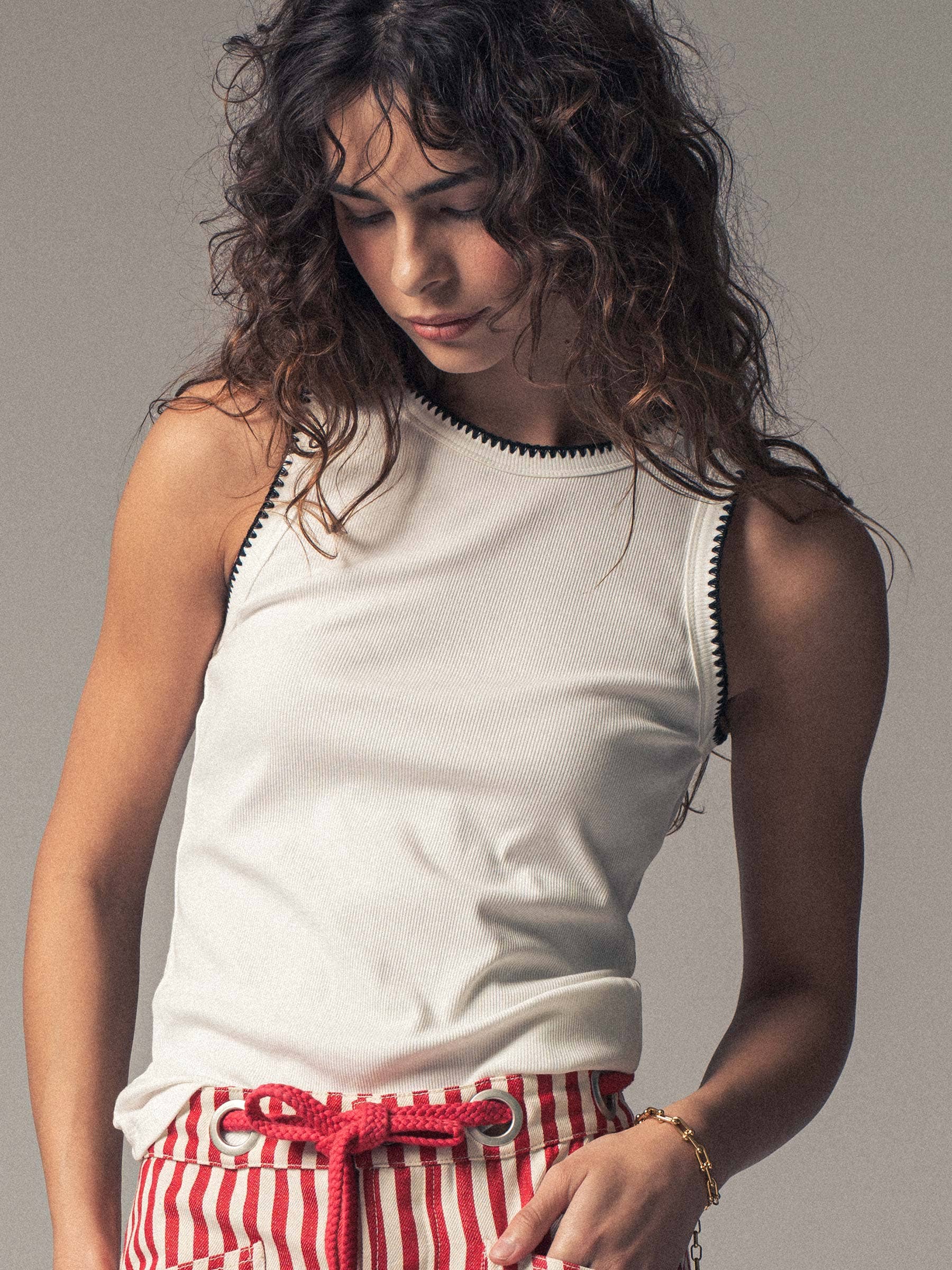 Urban Daizy - Wholesale Tank Top - Women's - Contrast Trim Ribbed Minimalist Statement Tank Top8