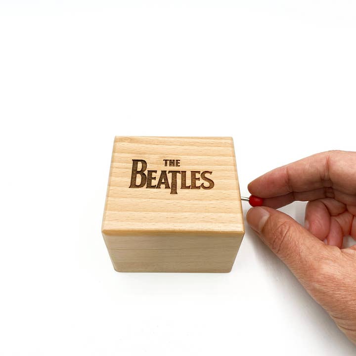 esdemusica by Rocio - Wholesale Music Box - Kids & Baby - The Beatles engraved music box. Wooden beech