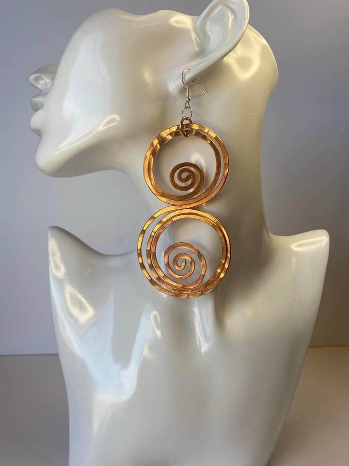 Grote S-Swirl oorbellen voor wholesale door Angela Catirina Jones