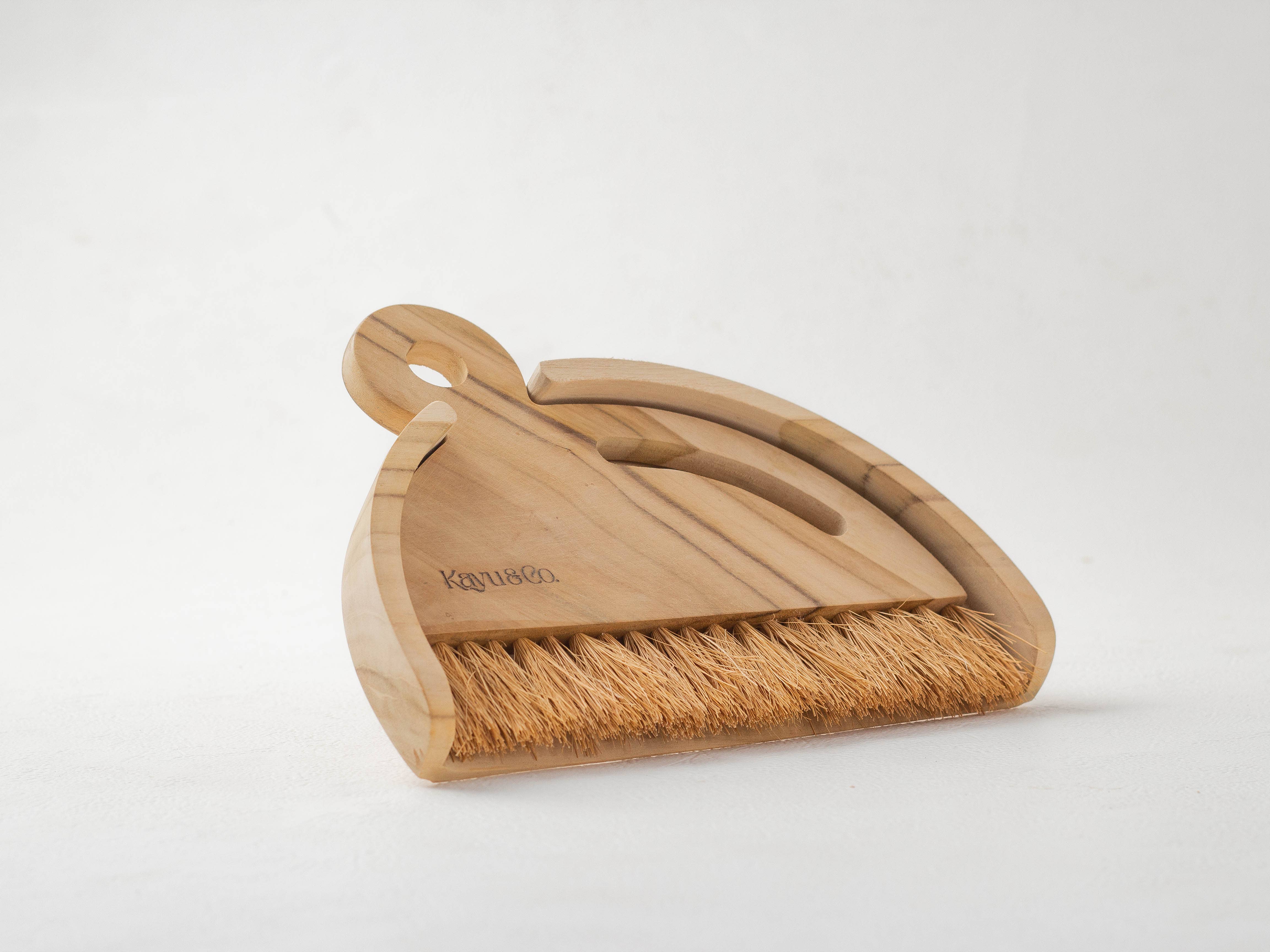Kayu&Co. - Wholesale Dusting Brush & Duster - Wooden Dustpan & Brush Set - Large1