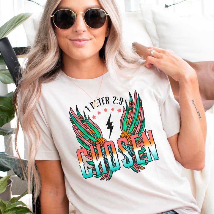 T-shirt avec verset biblique inspirant pour femmes choisies pour la vente par The Dirty Cowgirl Apparel