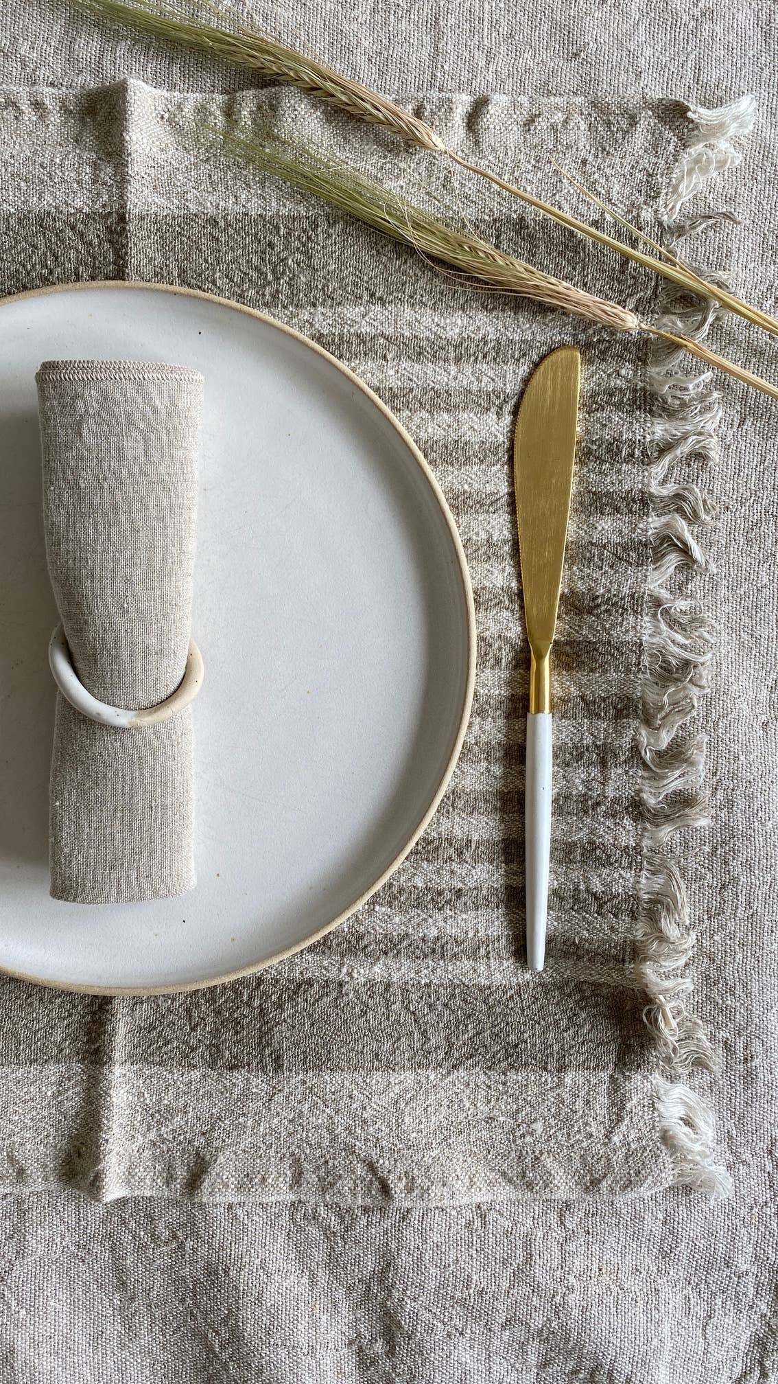 Lina Luxe - Wholesale Dinner & Cloth Napkin - Washed linen striped table set1