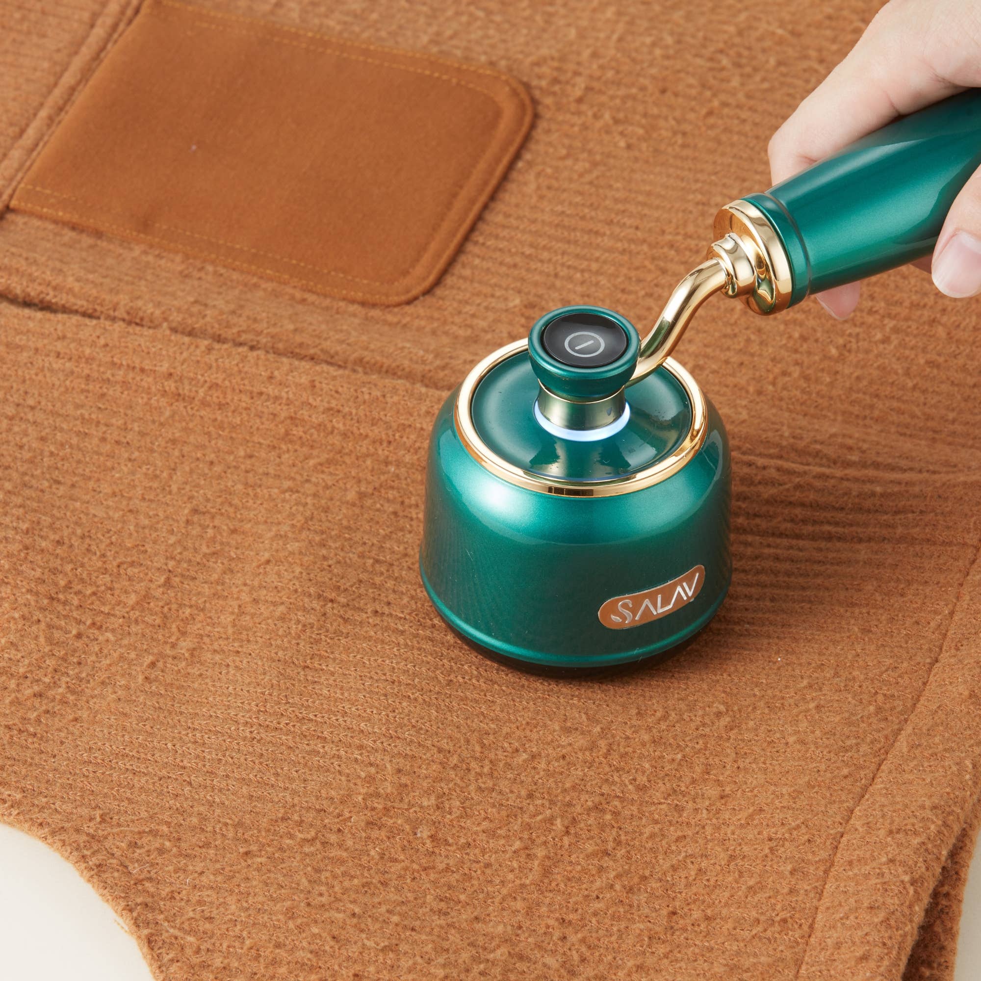 Salav-True & Tidy - Wholesale Lint Roller - Retro Edition Rechargeable Fabric Shaver and Lint Roller9