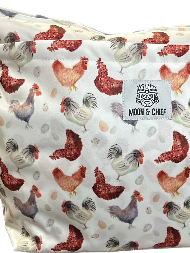 Borsa umida media - Feelin' Clucky per la vendita all'ingrosso da parte di Moon & Chief, LLC