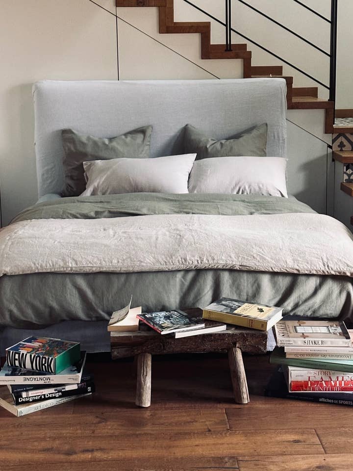 Washed linen and cotton duvet covers in eucalyptus green for wholesale by la draperie francaise