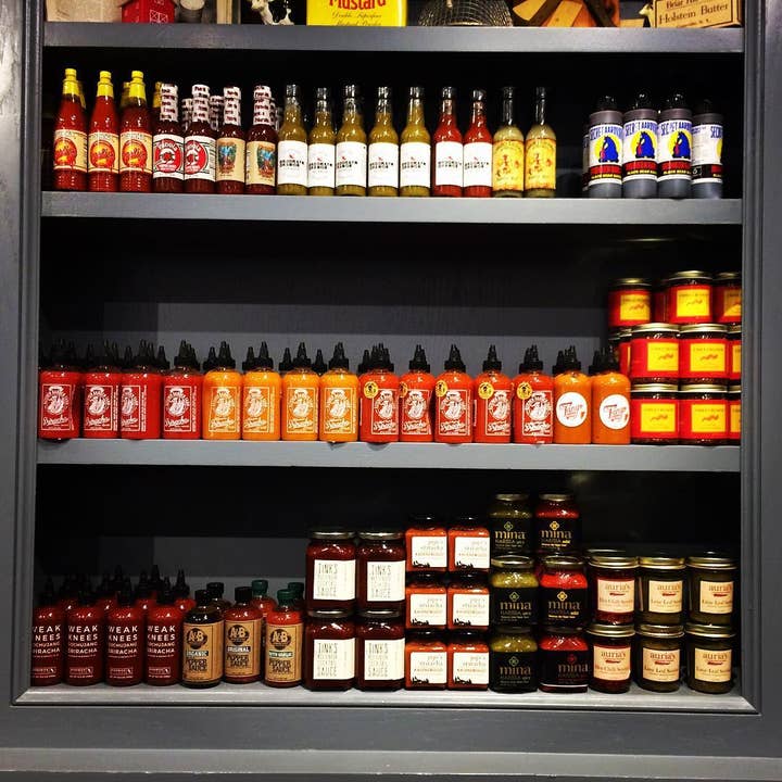 Kitchen Garden Farm - Wholesale Hot sauce - Organic Sriracha Chili Sauce2