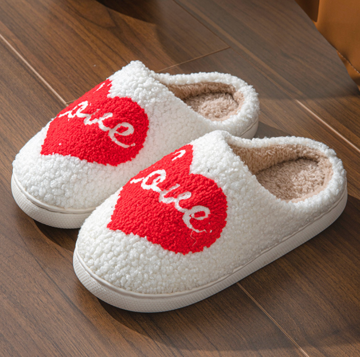 Sortido Pantufas Coração de Amor do Dia dos Namorados - HABU para venda a revendedores na Faire0