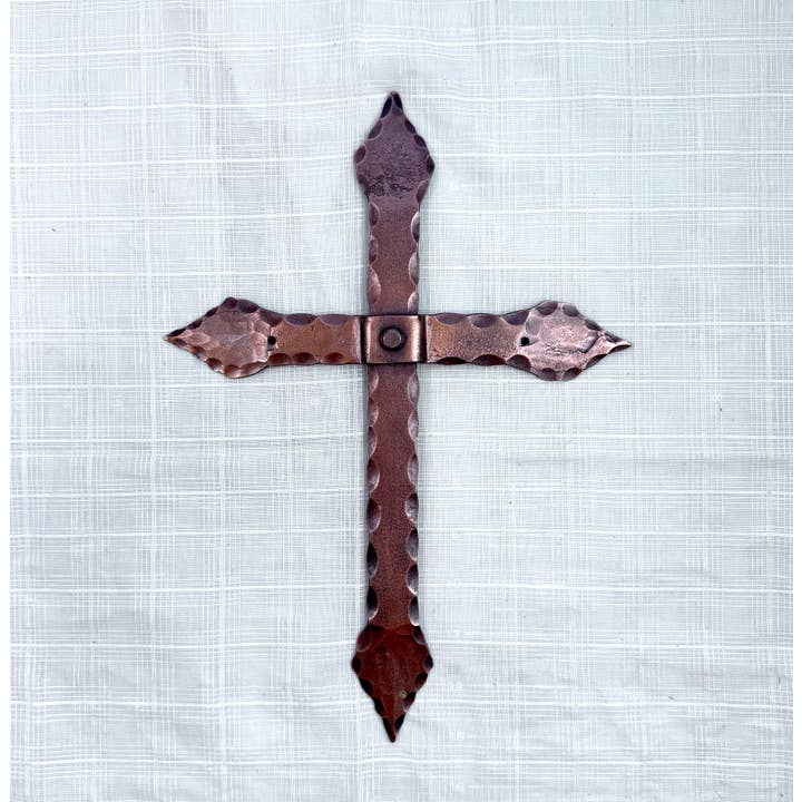 Håndsmedet kobberplade XL Cross, Leaf, Indien for engroshandel hos Tesoros Trading Company