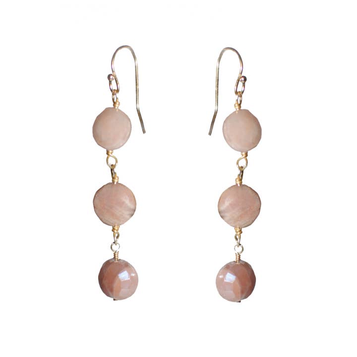 Boucles d'oreilles pendantes Soulshine en quartz fraise pour la vente par Songlines by Jewel