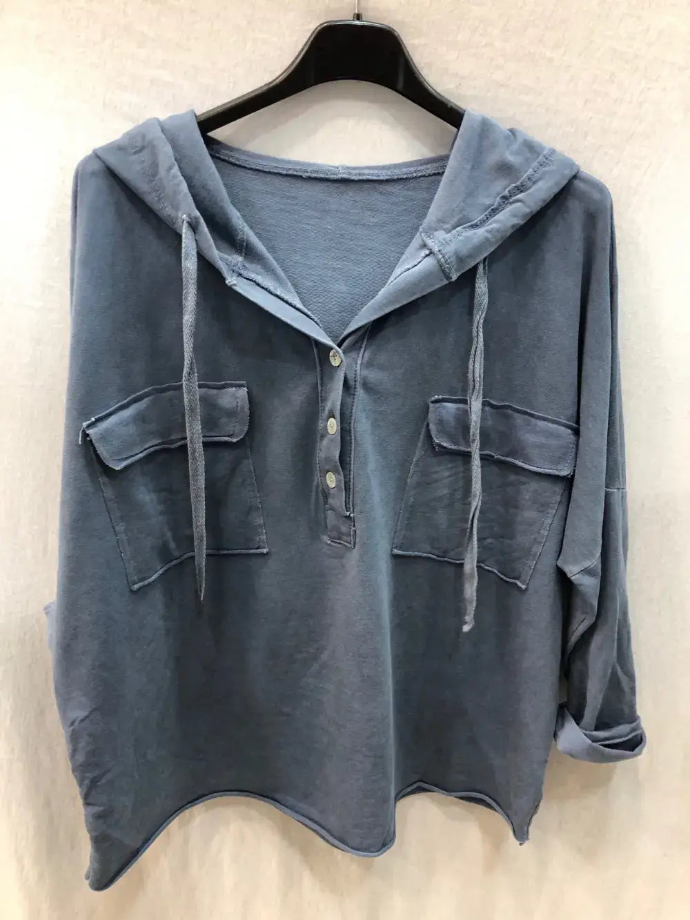 Mimi & Gogo - Wholesale Hoodie - Dames - Mimi & Gogo katoenen hoodie met zakken en knoopsluiting10