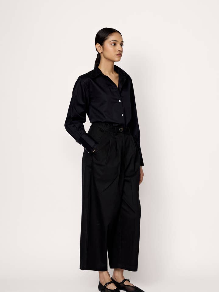 LAUDE the Label - Wholesale Button Down Shirt - Women's - Button Down shirt, black poplin / Museo2