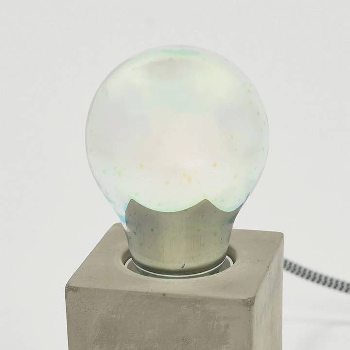 Close Up GmbH - Wholesale Accent/Desk Lamp - LED bulb with 3D fireworks effect3