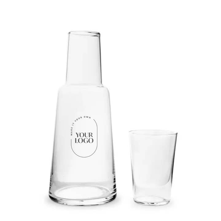 Weddingstar Inc. – Großhandel Karaffe – Wasserkaraffe und Glasset mit individuell graviertem Logo-Design am Bett