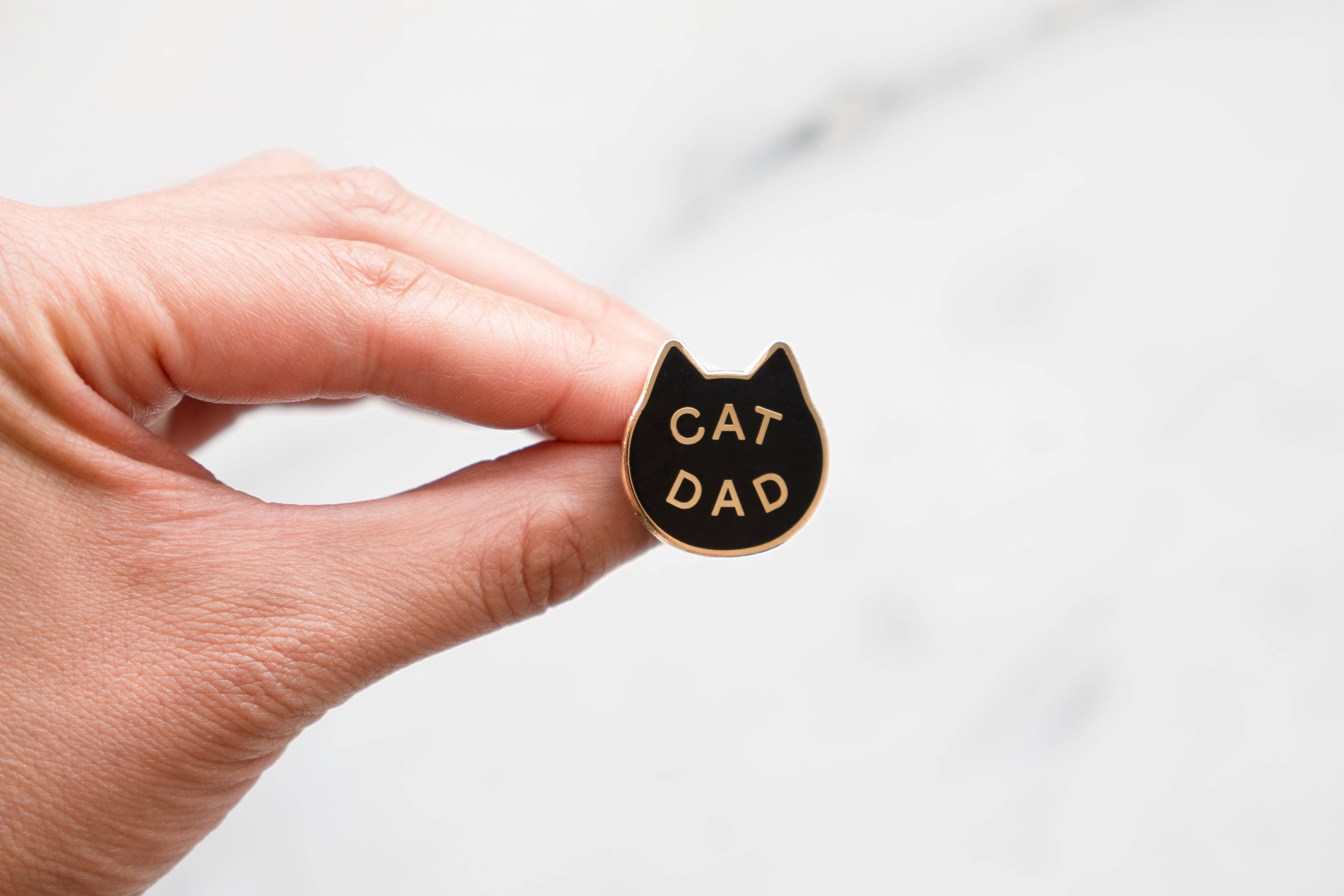 Everyday Olive - Wholesale Lapel Pin/Button - Cat Dad Pin1