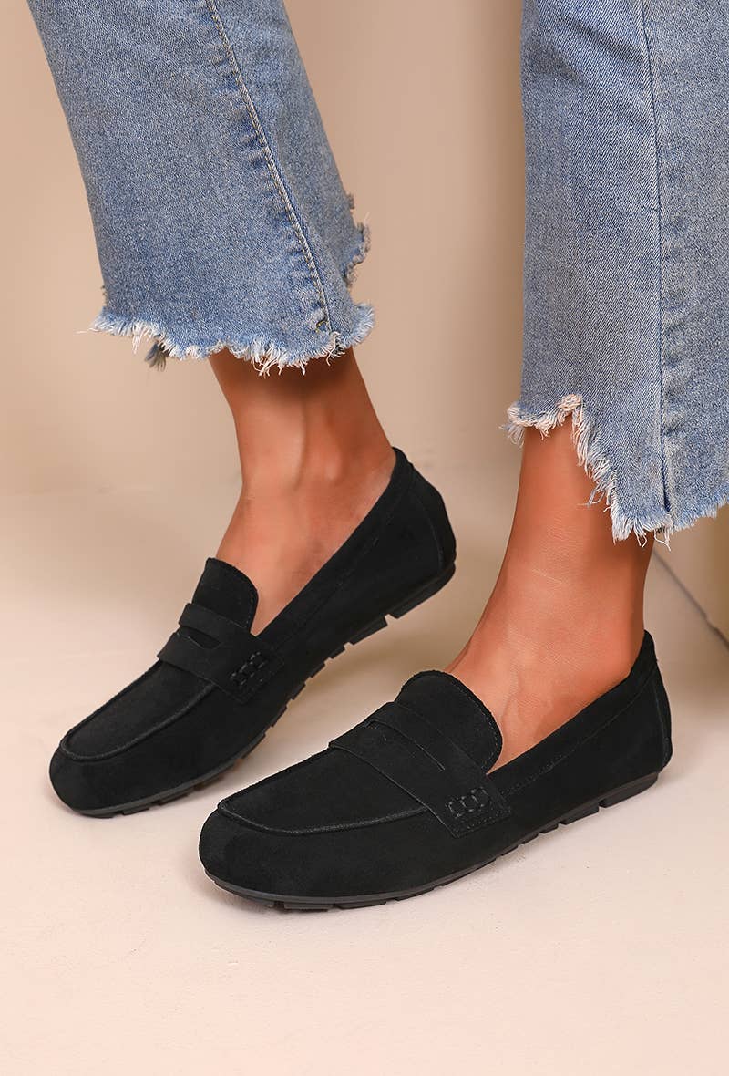 Joia Paris - Wholesale Loafers - Women's - Loafers with strap and visible stitching H8-965M15