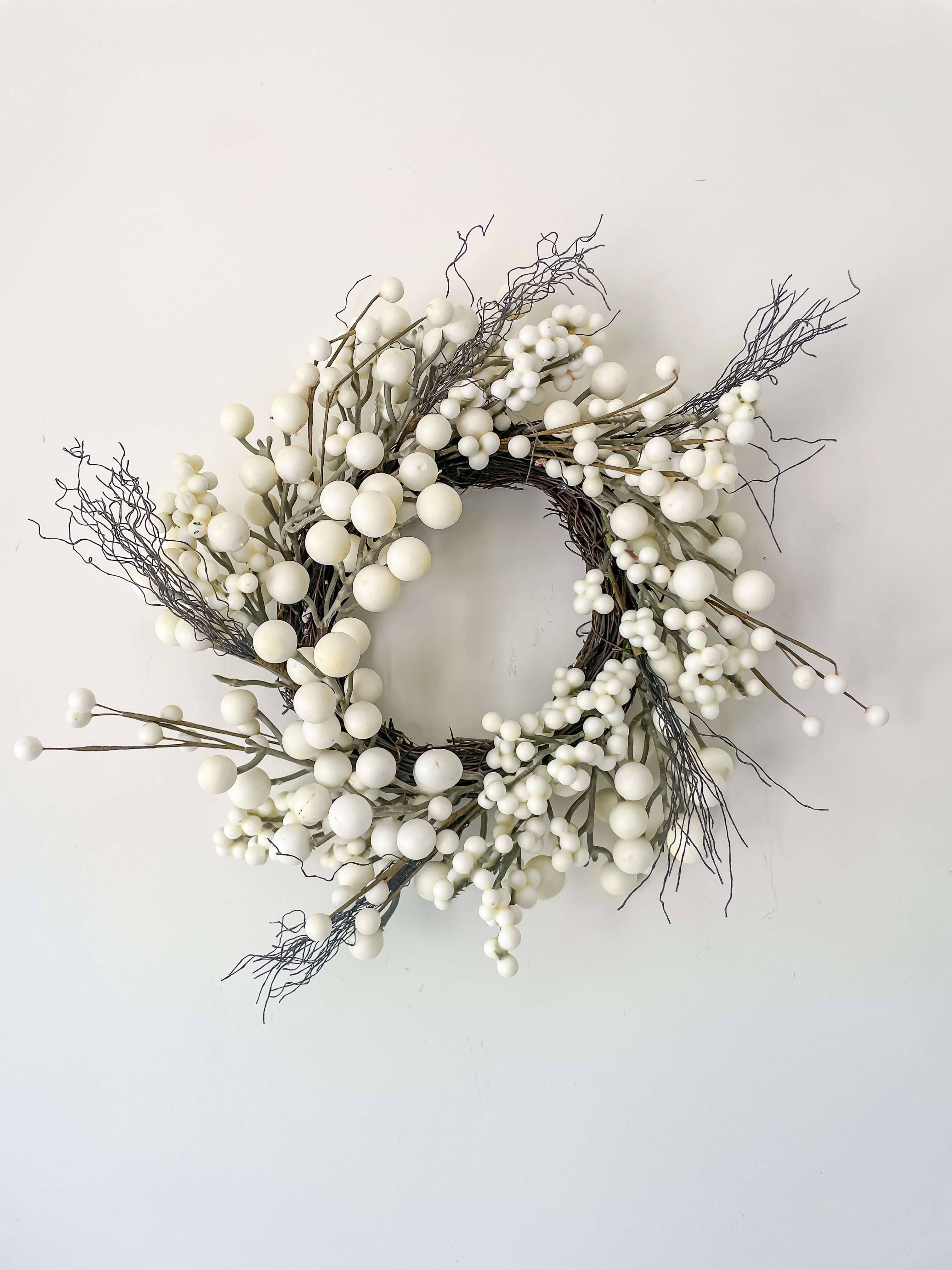 Hycroft Home Decor - Wholesale Wreath - Cream Ivory Berry Faux Christmas Wreath 14"0