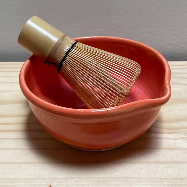 Ciotola in ceramica per Matcha - colori assortiti disponibili per la vendita all'ingrosso da parte di Katie Troisi Pottery
