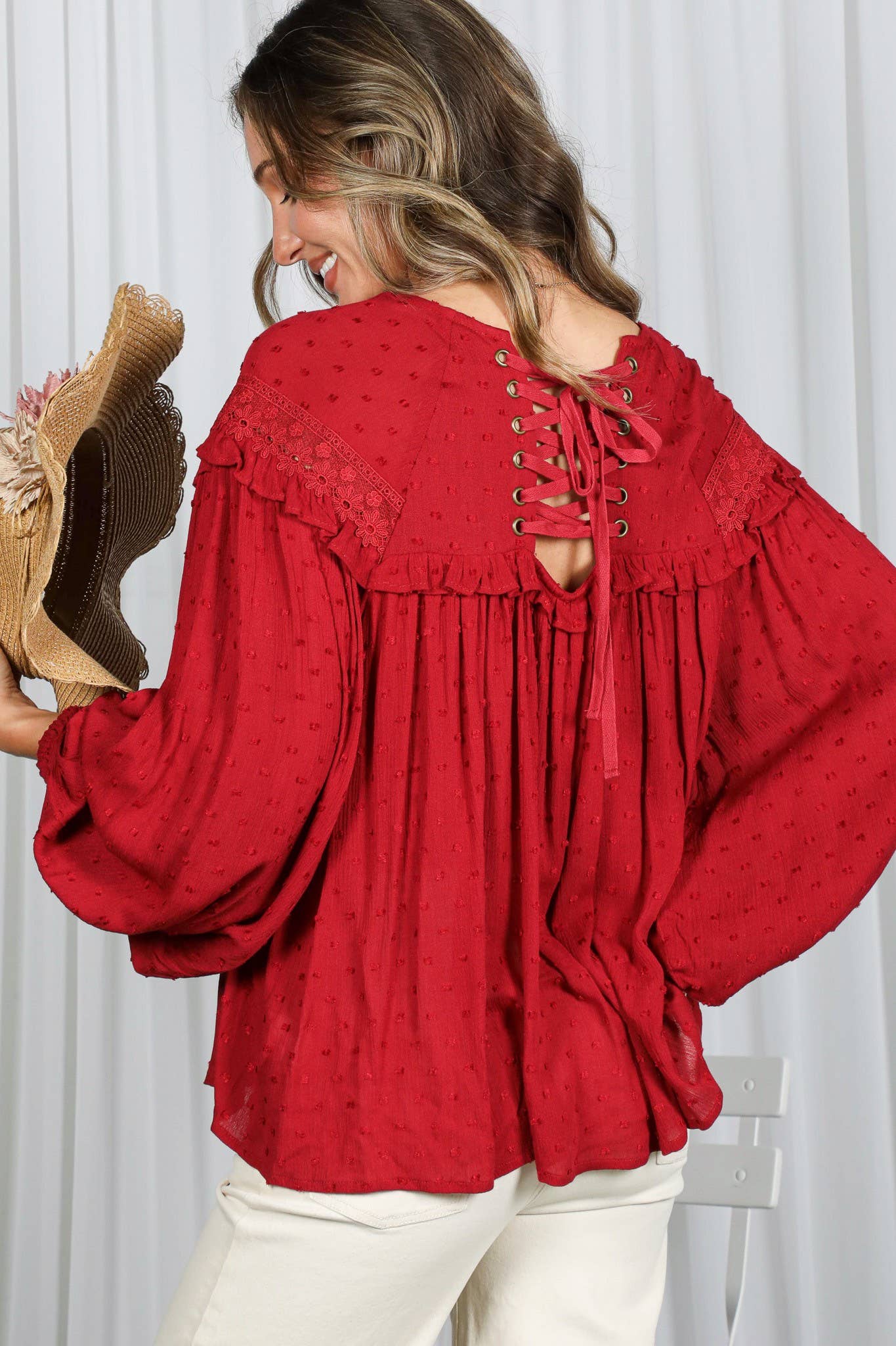 Vine & Love - Vendita all'ingrosso Camicetta - Donna - Camicetta con motivo a pois svizzeri con dettaglio posteriore con lacci VT3144820