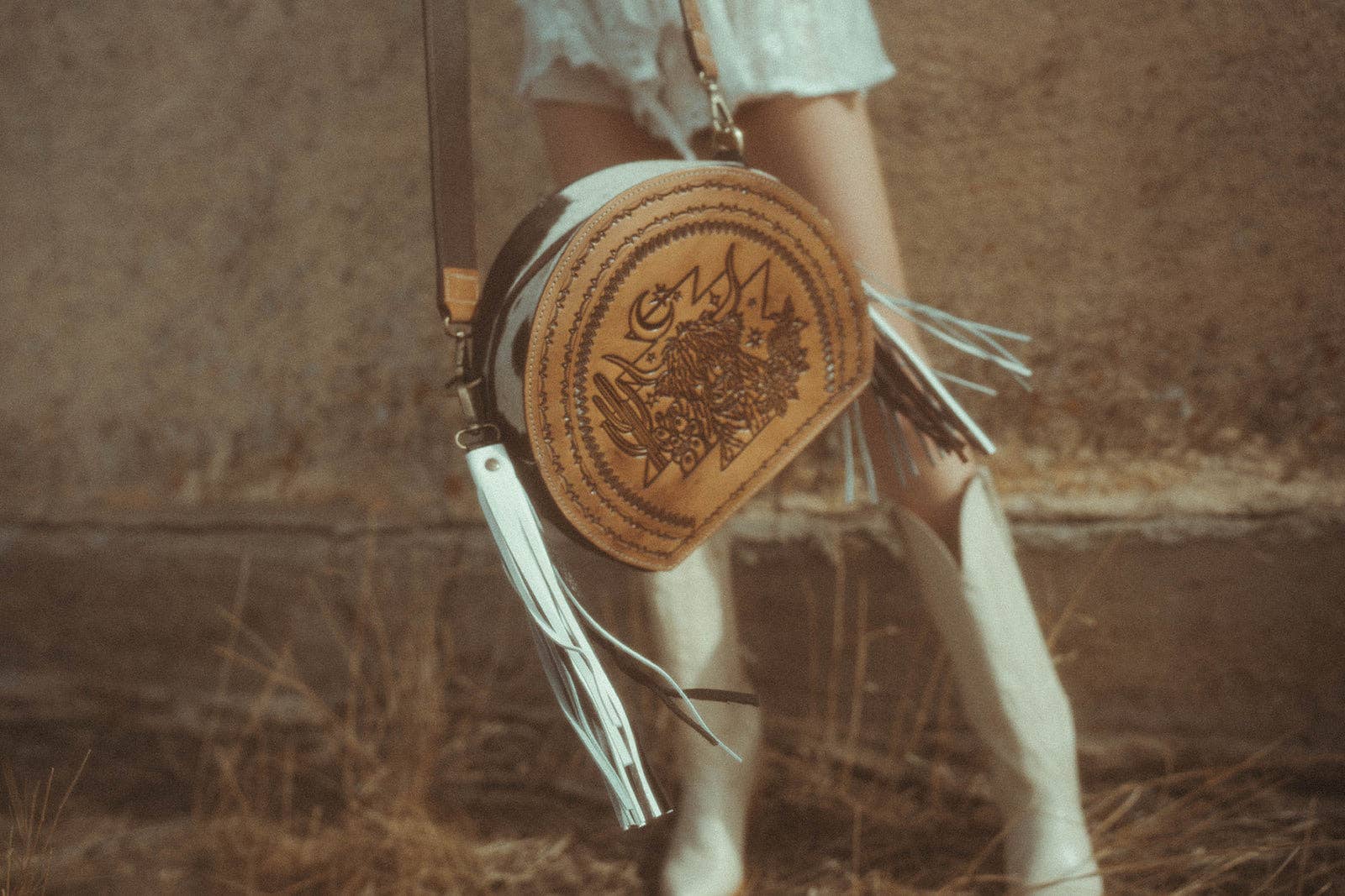 Haute Southern Hyde - Vente Sac à bandoulière – femme - La cantine usinée en cuir Bucking, une ville de la Haute Southern Hyde6