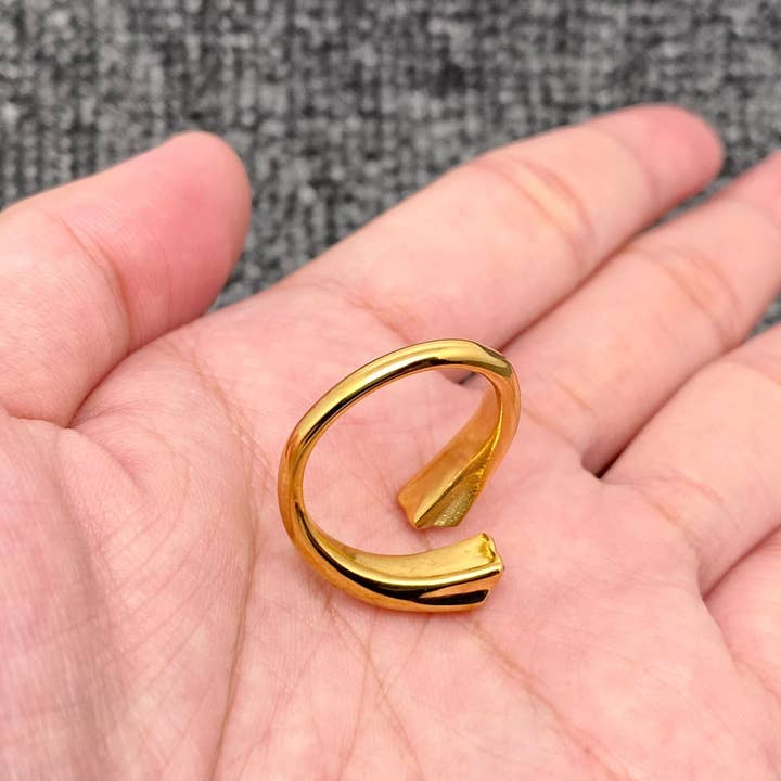 Mio Queena - Vendita all'ingrosso Anelli multipietra - Anello in acciaio inossidabile placcato in oro 18 carati con zircone a stella - FGS/MS3