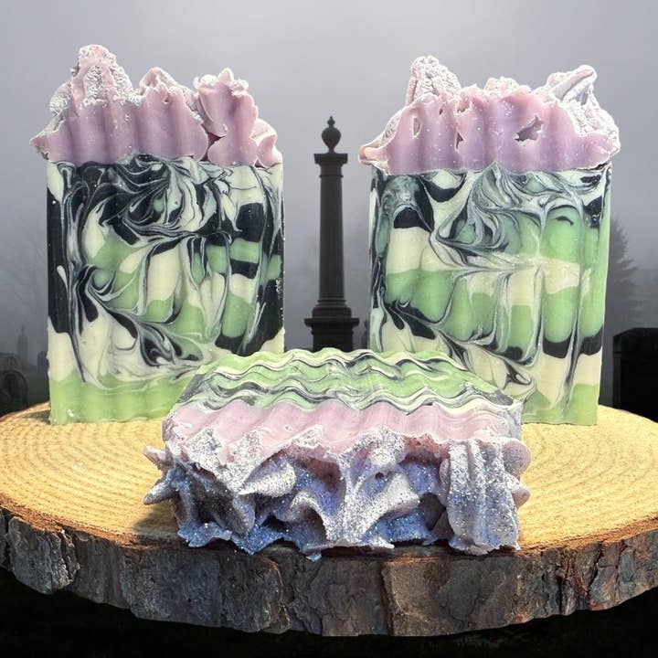 Nunca Confie nos Vivos Sabonete c/ bolsa de espuma por atacado de Crafted Mayhem