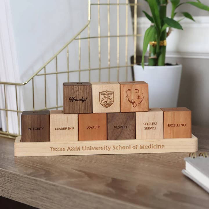 Gradzo - Wholesale Decorative tabletop object - Custom Wooden Name Blocks/Cubes - Engraved Wedding Decor4