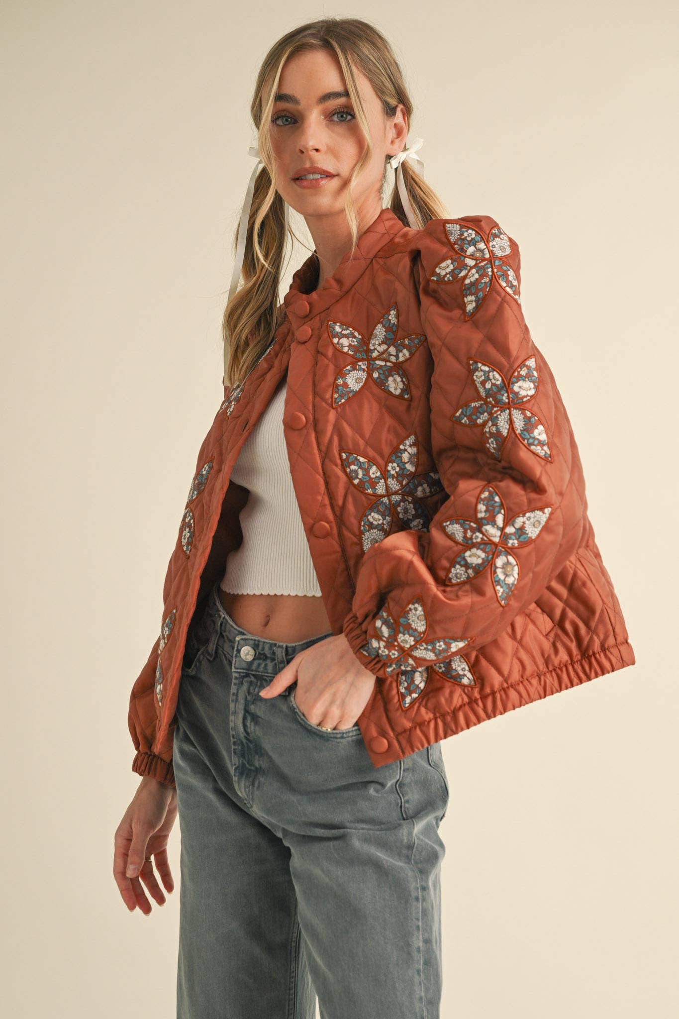 &MERCI - Wholesale Jacket - Women's - QUILTED JACKET WITH FLORAL PATCHWORK MJK330034